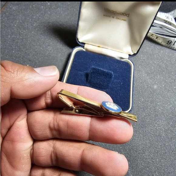 Wedgwood Made in England Sailing Ship Cameo Gold Plated Tie Bar in Orig Box - Picture 5 of 8